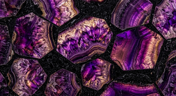 Amethyst Extra Black
